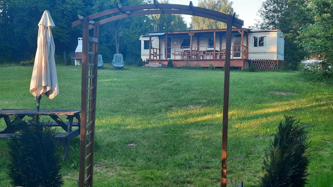 Domki Nad Jeziorem "Polwysep Suryty" Exteriér fotografie
